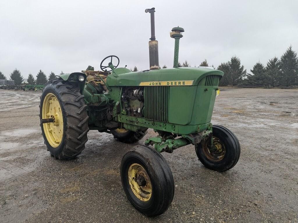 1967 John Deere 3020 Equipment Image0