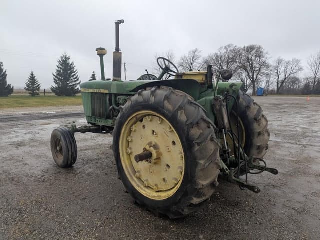 Image of John Deere 3020 equipment image 4