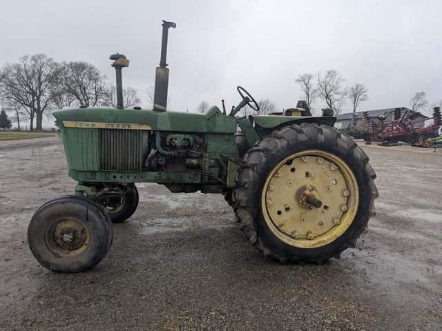 Image of John Deere 3020 equipment image 3