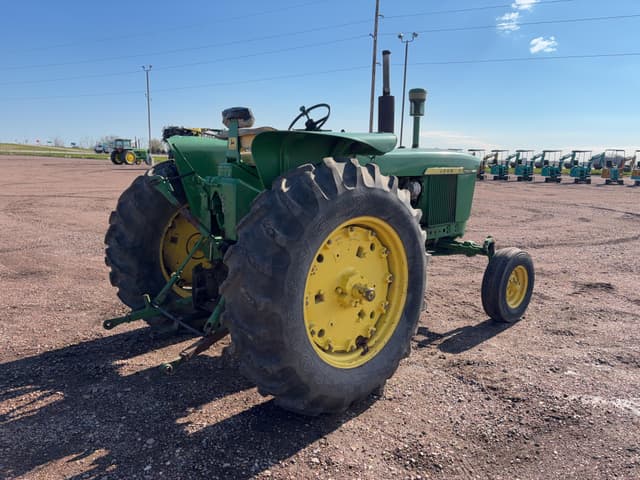 Image of John Deere 3020 equipment image 3