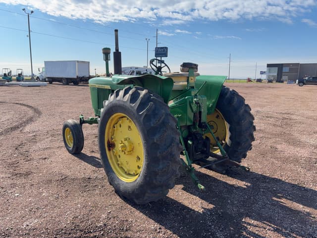Image of John Deere 3020 equipment image 4