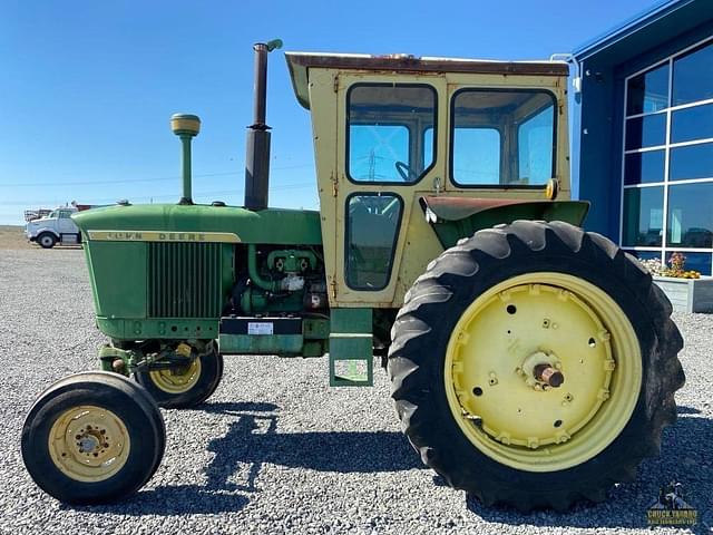 Image of John Deere 3020 equipment image 1