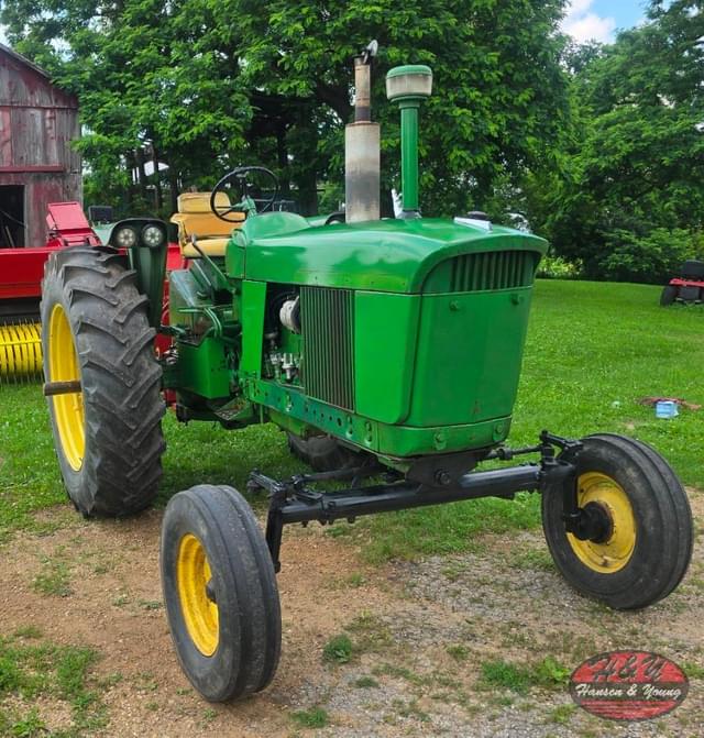 Image of John Deere 3020 equipment image 1