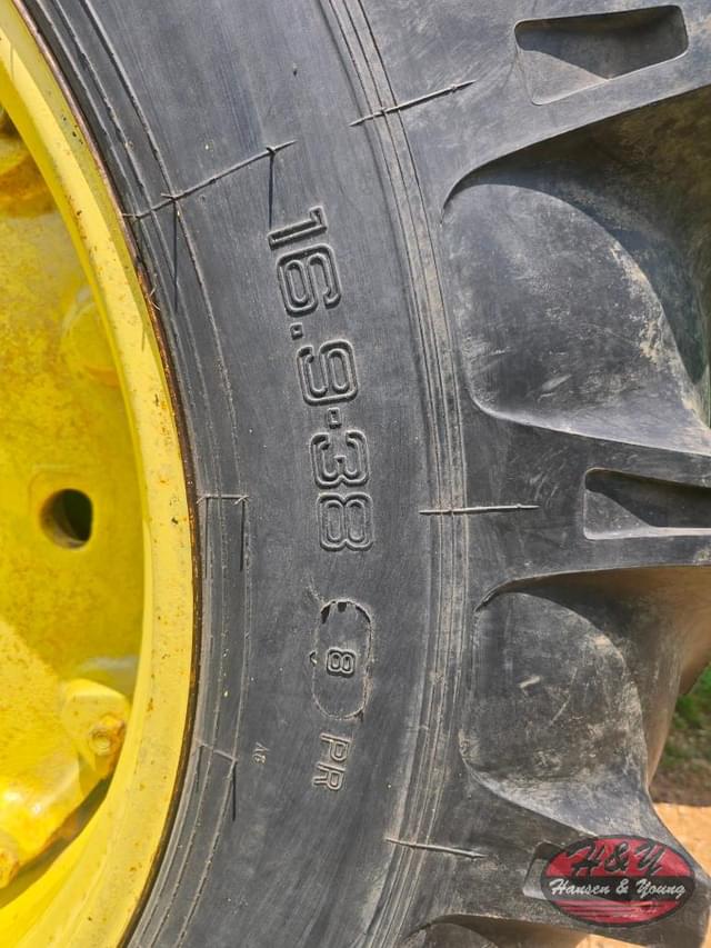 Image of John Deere 3020 equipment image 2