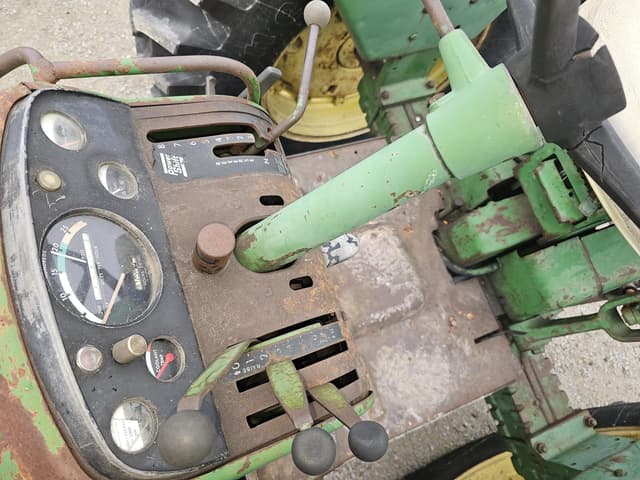 Image of John Deere 4020 equipment image 4