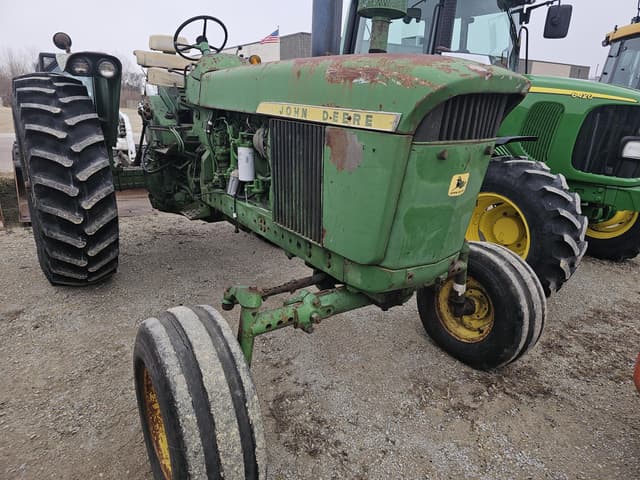 Image of John Deere 4020 equipment image 2