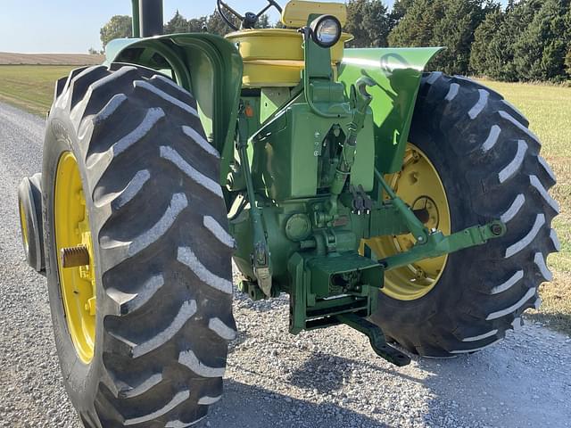 Image of John Deere 4020 equipment image 3