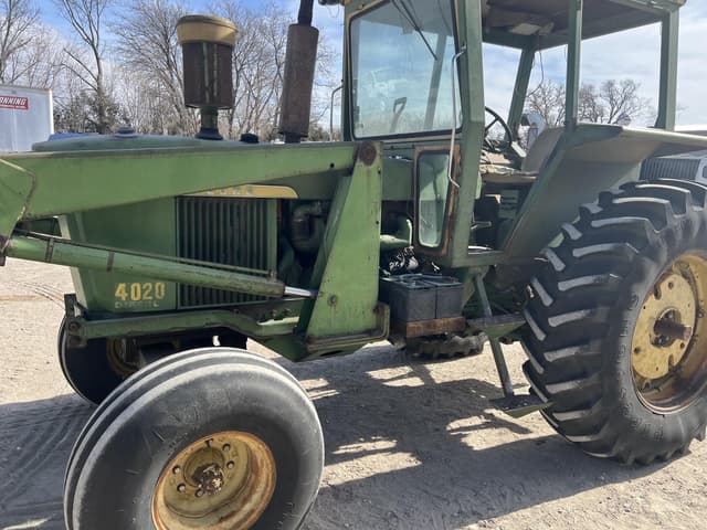 Image of John Deere 4020 equipment image 2