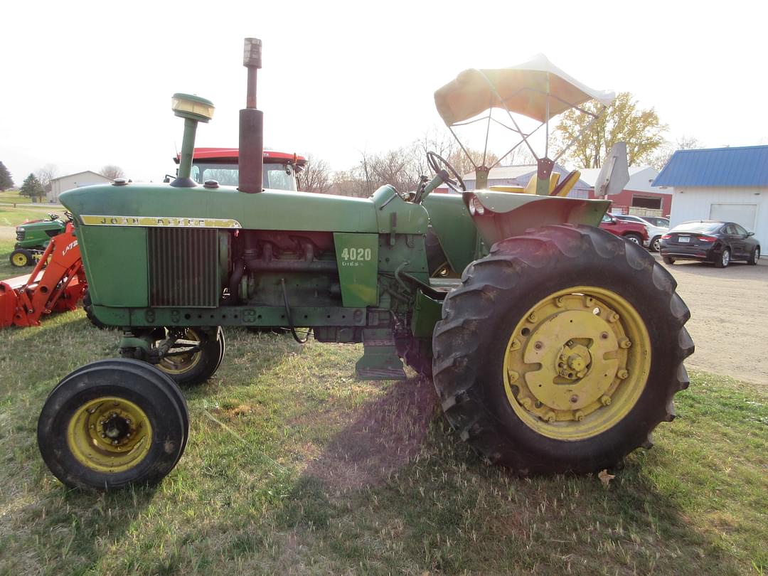 Image of John Deere 4020 Primary image