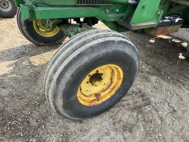 Image of John Deere 4020 equipment image 4