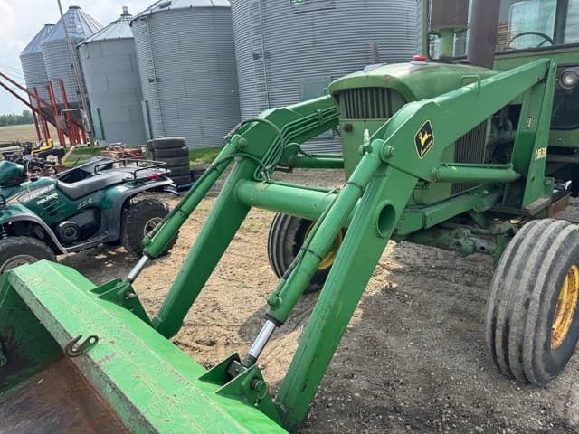 Image of John Deere 4020 equipment image 3