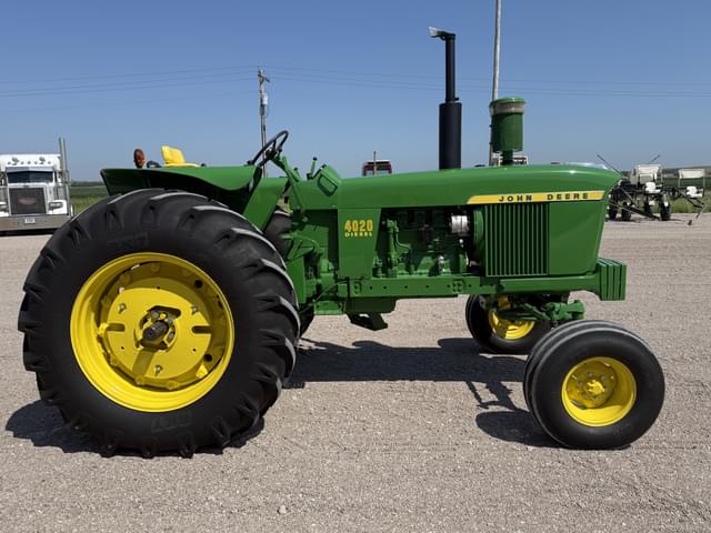 Image of John Deere 4020 equipment image 4