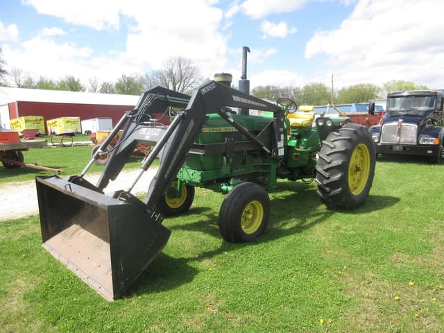 Image of John Deere 4020 equipment image 2