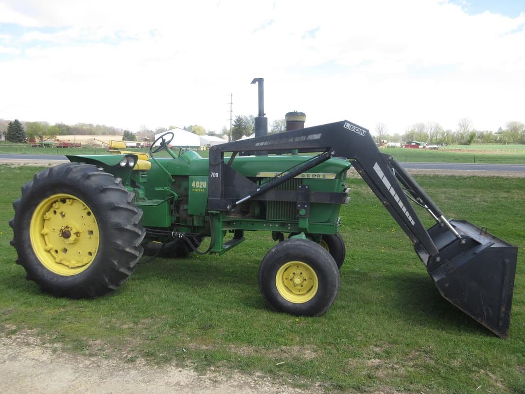 Image of John Deere 4020 Primary image