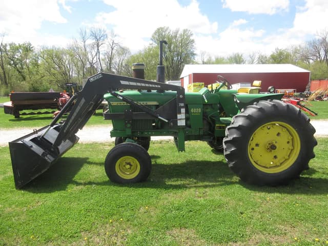 Image of John Deere 4020 equipment image 1
