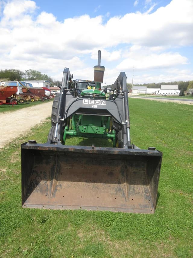 Image of John Deere 4020 equipment image 3