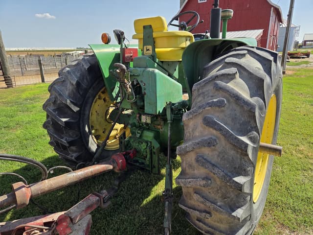 Image of John Deere 4020 equipment image 4