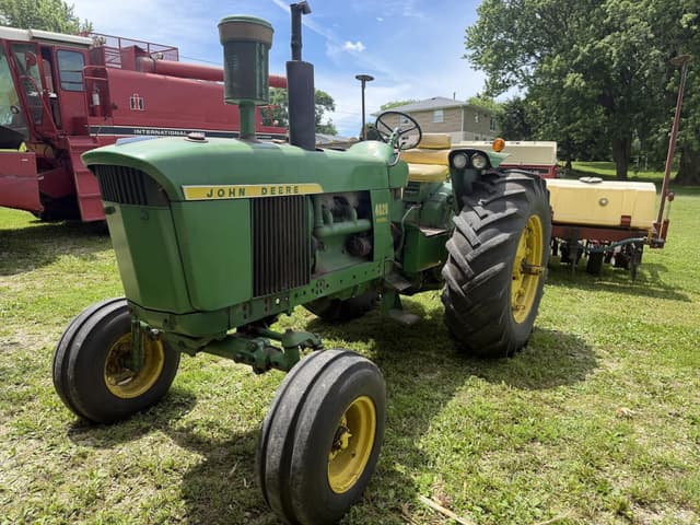 Image of John Deere 4020 equipment image 2