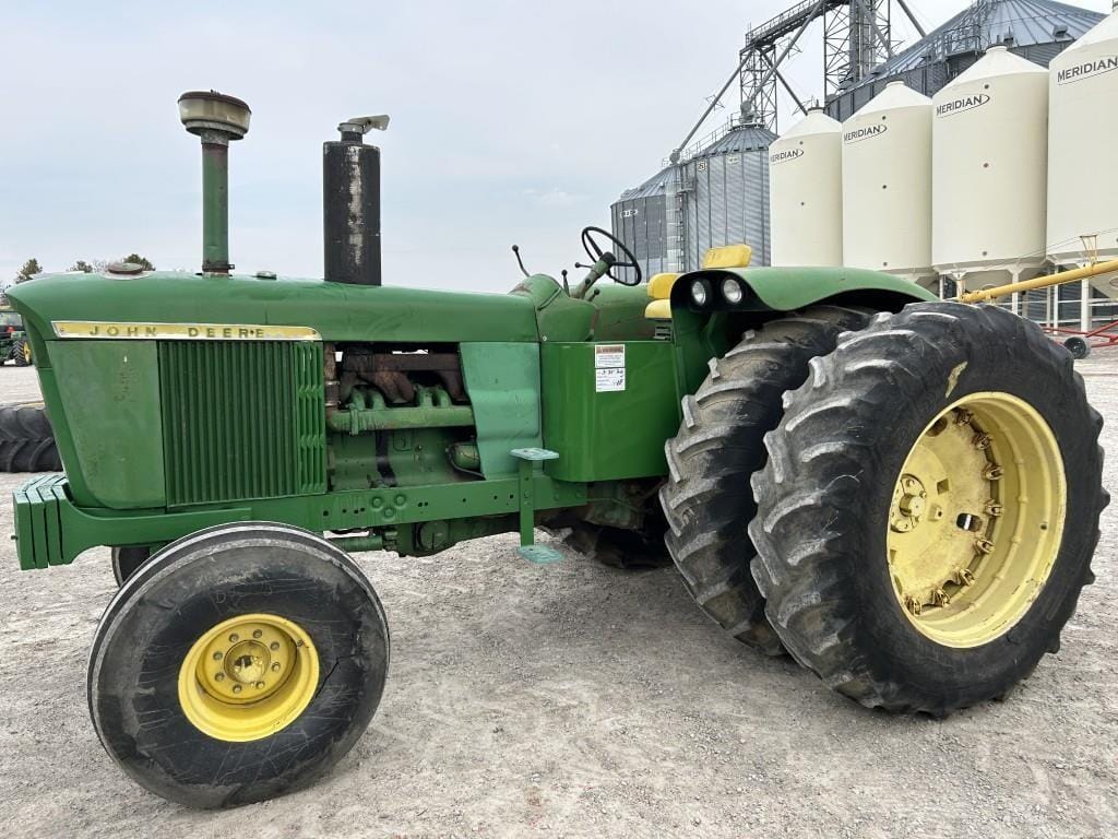 1967 John Deere 5020 Equipment Image0