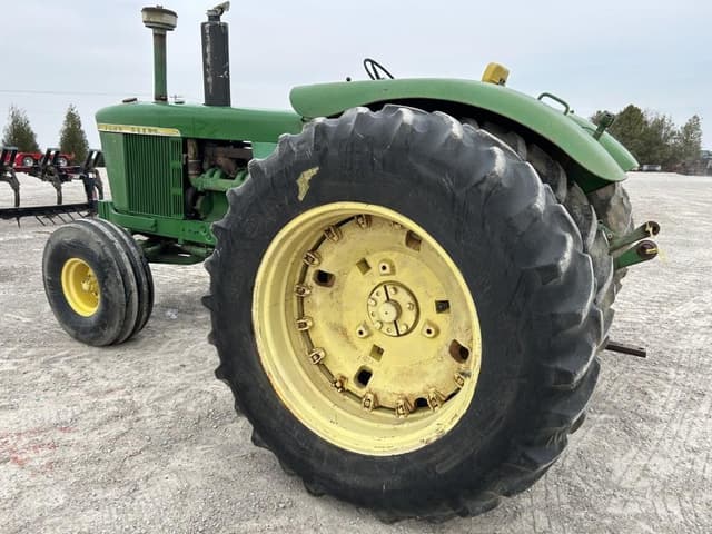 Image of John Deere 5020 equipment image 4