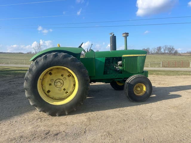 Image of John Deere 5020 equipment image 1