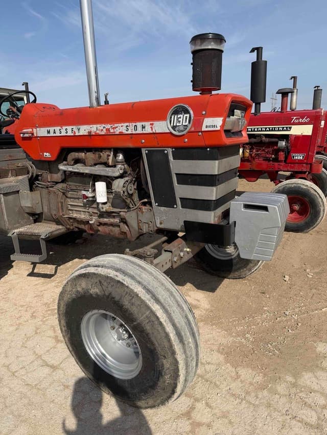 Image of Massey Ferguson 1130 equipment image 1