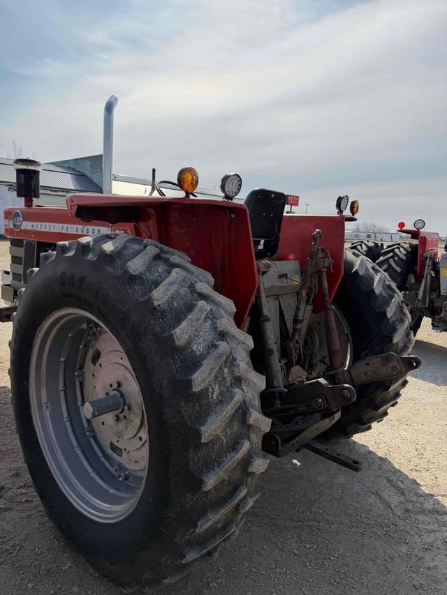 Image of Massey Ferguson 1130 equipment image 4