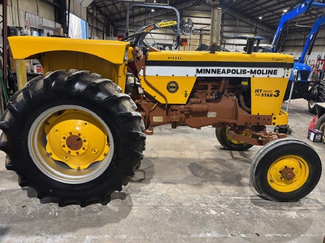 1967 Minneapolis-Moline Jet Star 3 Equipment Image0
