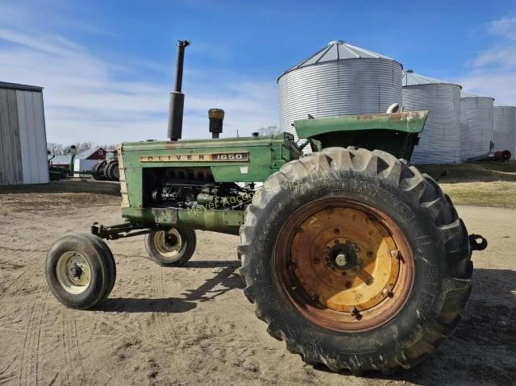 Main image Oliver 1650