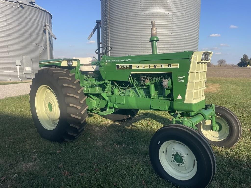 1967 Oliver 1655 Equipment Image0