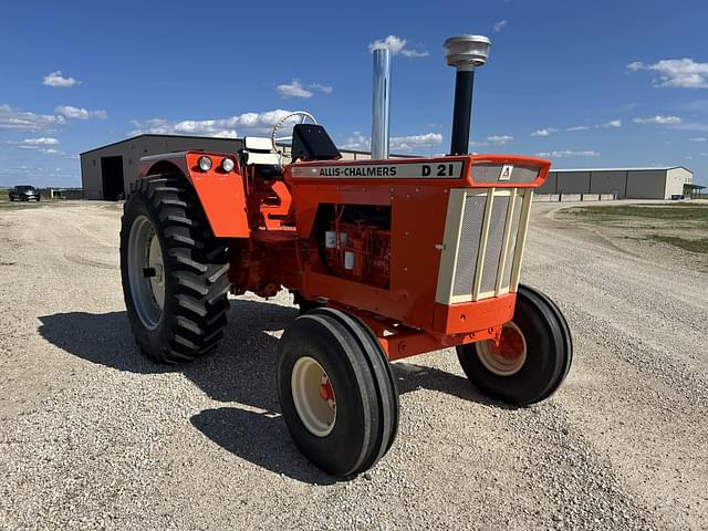 Image of Allis Chalmers D21 equipment image 4