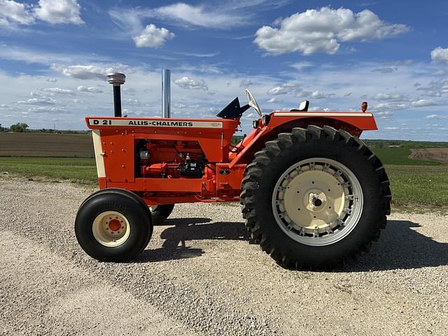 Image of Allis Chalmers D21 equipment image 1
