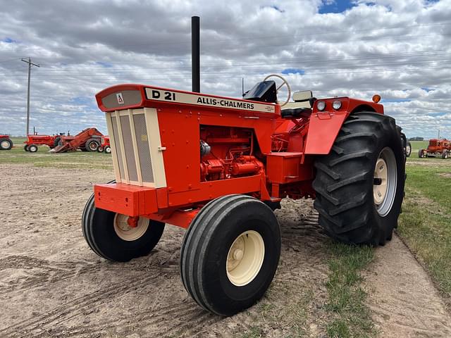 Image of Allis Chalmers D21 equipment image 2