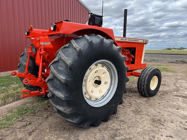 Image of Allis Chalmers D21 equipment image 4
