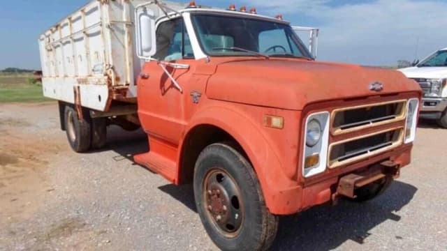 Image of Chevrolet C50 equipment image 3