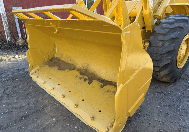 Image of Caterpillar 966B equipment image 4