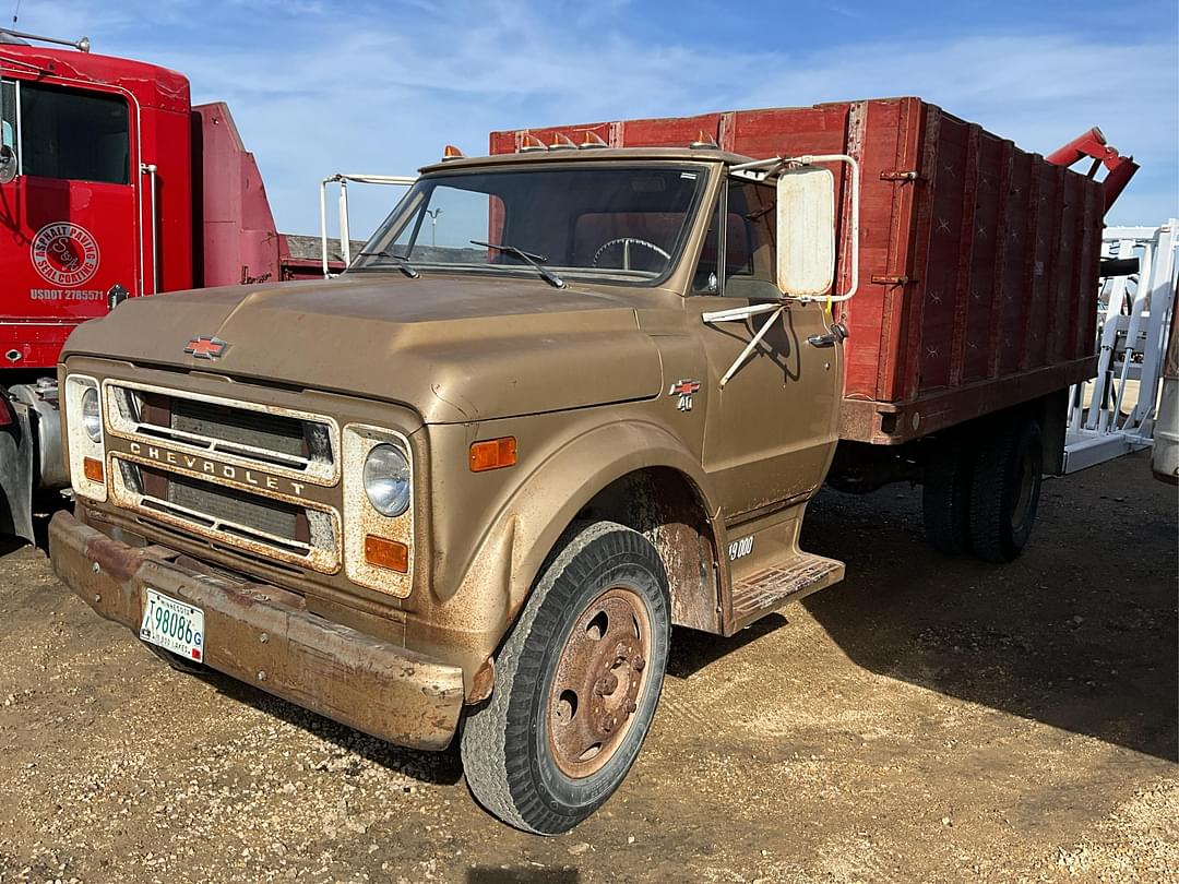 Image of Chevrolet 2500 Primary image