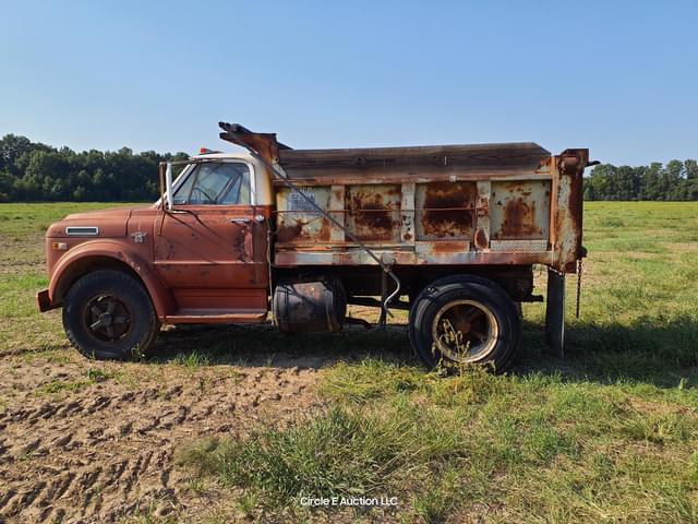 Image of Chevrolet 60 equipment image 1