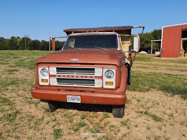 Image of Chevrolet 60 equipment image 2