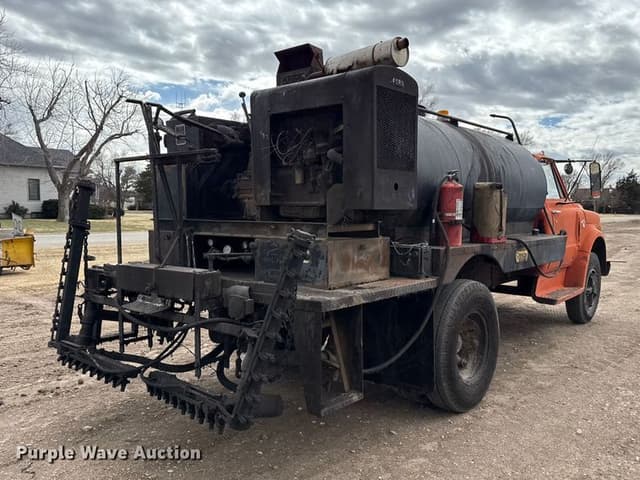 Image of Chevrolet 60 equipment image 4