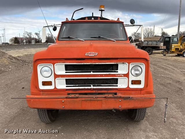 Image of Chevrolet 60 equipment image 1