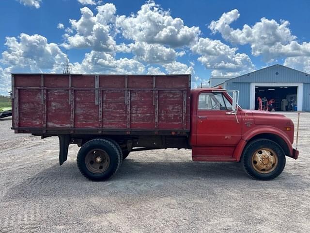 Image of Chevrolet C50 equipment image 4