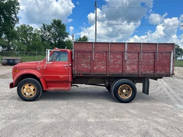 Image of Chevrolet C50 equipment image 1