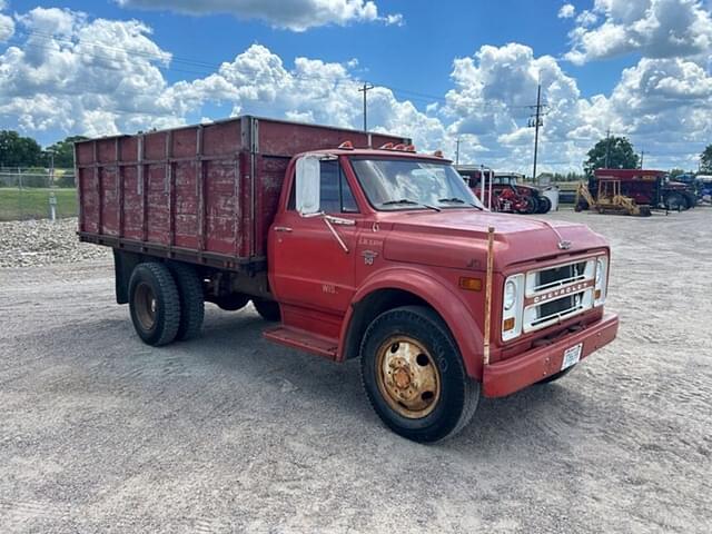 Image of Chevrolet C50 equipment image 3