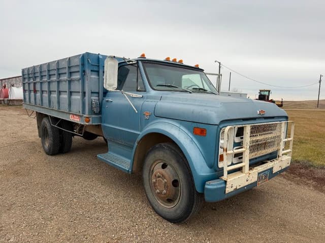 Image of Chevrolet C50 equipment image 1