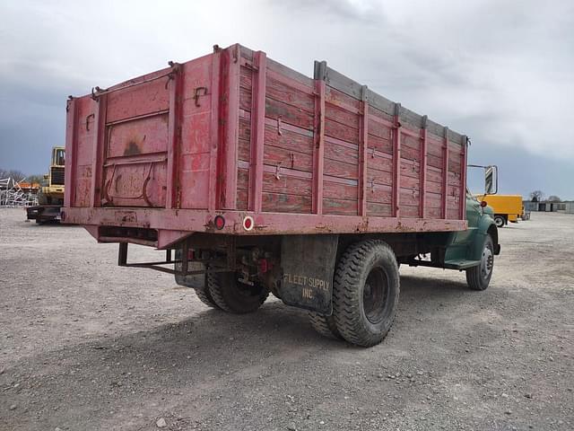 Image of Chevrolet C50 equipment image 4