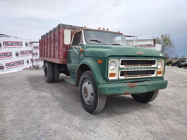 Image of Chevrolet C50 equipment image 2