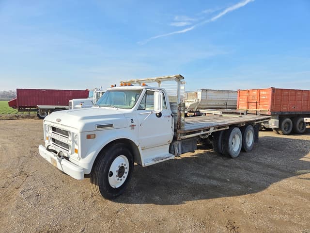 Image of Chevrolet C60 equipment image 2