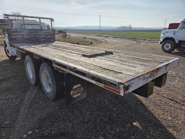 Image of Chevrolet C60 equipment image 4