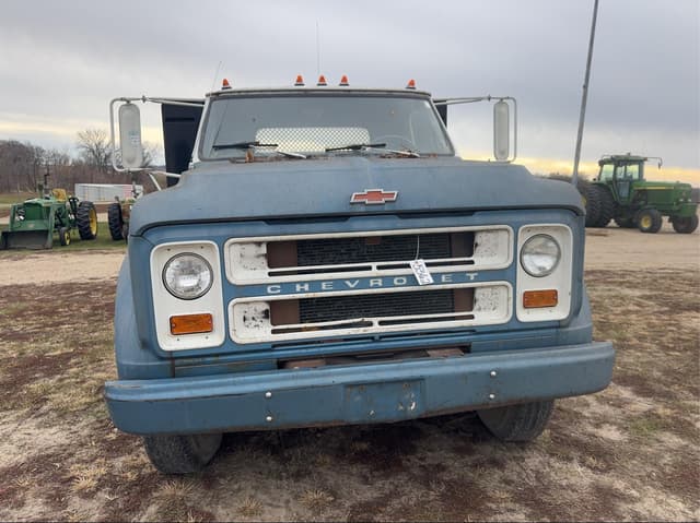 Image of Chevrolet 50 equipment image 3